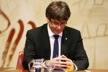 Spanyol keluarkan surat perintah penangkapan pemimpin Catalonia