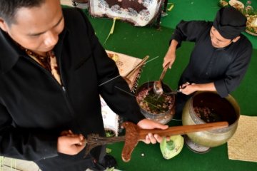 PELESTARIAN BUDAYA JAMASAN PUSAKA