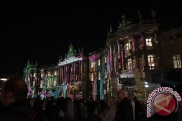 Kala warna warni cahaya membalut Berlin