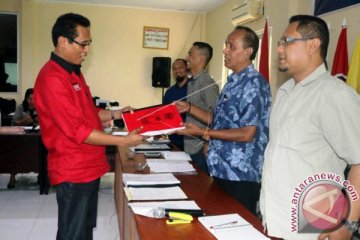 PDIP Daftar di KPU Ambon