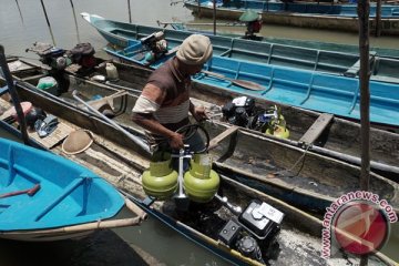 Kementerian ESDM bagikan konverter untuk nelayan NTB