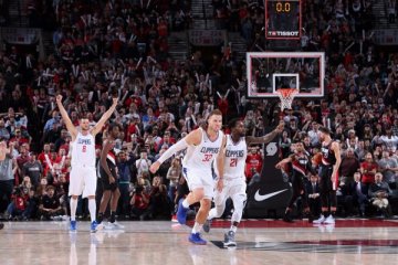 Blake Griffin cetak "buzzer-beater", Clippers atasi Blazers