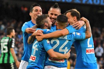 Presiden Napoli mau mainkan laga Liga Champions di Bari
