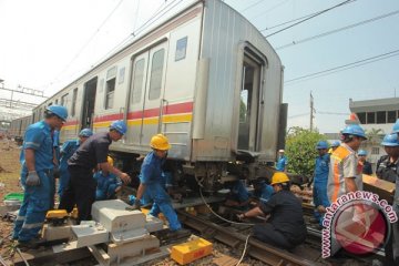 Kereta kerja anjlok, perjalanan Bandung-Jakarta terganggu