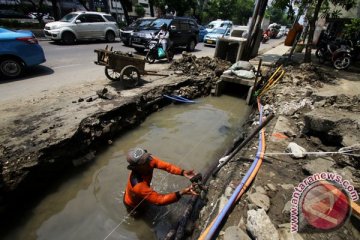 Petugas tangani 30 normalisasi saluran di Jaksel selama 2018