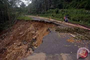 Kerusakan JLS Pacitan