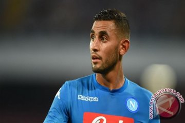 Bek kiri Napoli cedera lutut parah