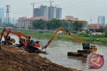 Peringati Hari Air, PLN Disjaya bersihkan Ciliwung