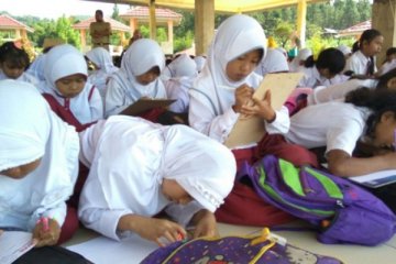 Pemkot Semarang gratiskan 41 sekolah swasta