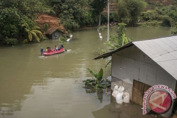 Banjir di Magetan dua anak hanyut