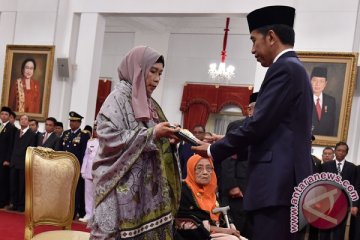 Empat tokoh dianugerahi gelar Pahlawan Nasional 2017