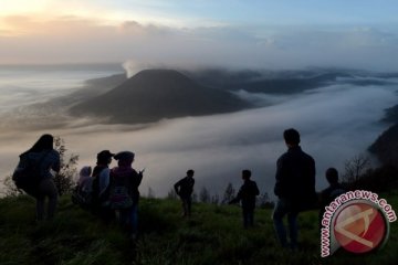 Ratusan pendaki ke Gunung Semeru jelang tahun baru