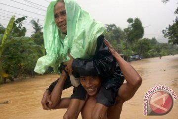 Banjir Pacitan akibatkan 465 trafo listrik rusak