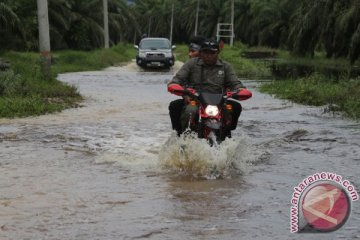 Transportasi darat Aceh Selatan- Subulussalam lumpuh diterjang banjir