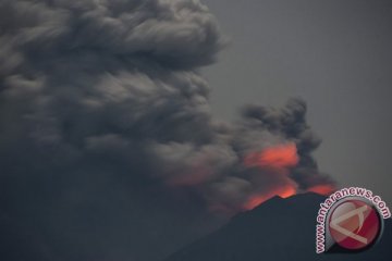 Lava Gunung Agung sudah di permukaan tanah