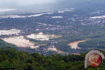 Banjir bandang terjang ratusan rumah di Situbondo