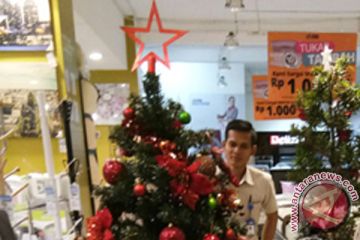 Penjualan Pernak-Pernik Natal