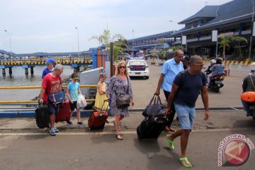 Penyeberangan Selat Bali sempat tutup karena angin kencang