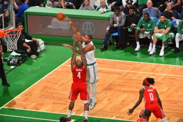 Lunasi ketertinggalan 26 poin, Celtics atasi Rockets