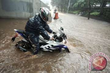 Hujan besar di Jakarta, beberapa jalan tergenang