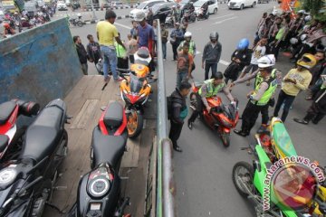 Jelang Tahun Baru, Polrestabes Surabaya amankan motor knalpot "brong"
