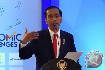 Presiden Jokowi buat Paspampres merasa salah kostum