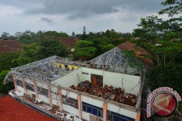 Mendikbud pastikan sekolah terdampak gempa diperbaiki 2018