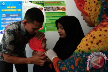 Dinkes Banjarbaru berikan vaksin difteri ke sekolah