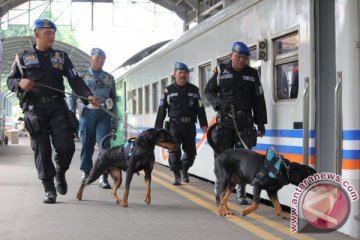 Penumpang KA tahun baru Daop Surabaya naik