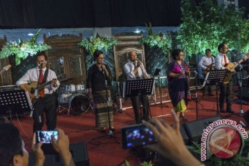 Band Kabinet Kerja isi acara pernikahan putri Mensesneg