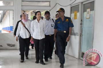 Rini cek layanan kapal ASDP dalam perjalanan ke Adonara