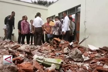 Mendikbud Tinjau  Sekolah Rusak Akibat Gempa