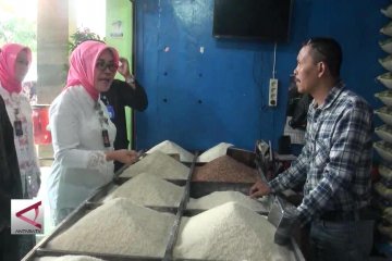 Dispangtan Bandung Jamin Kehalalan Pangan di Pasar Tradisional