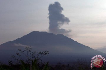 Hembusan Asap Gunung Agung