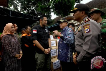 Keluarga SBY Bantu Korban Banjir