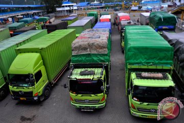 Penyeberangan Merak Mulai Padat