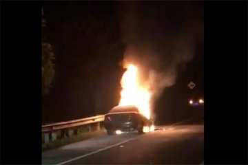 Satu mobil terbakar di Tol Cipularang