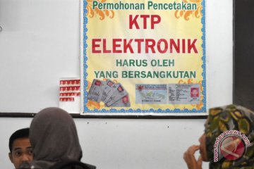 Badan Pengawas Pemilu Manado datangi penduduk dorong buat KTP elektronik