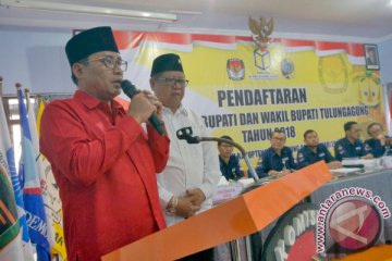 Bupati Tulungagung dan wali kota Blitar resmi tersangka korupsi