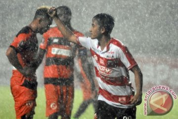 Pelatih Madura United mundur