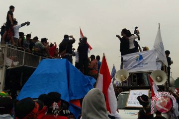 Nelayan demo di depan Istana saat Presiden lantik pejabat negara