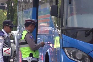 Petugas Gabungan Razia BRT Trans Semarang