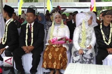 Rayakan Tahun Baru Dengan Nikah Massal