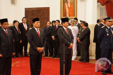 Istana mulai ramai didatangi undangan "reshuffle kabinet"