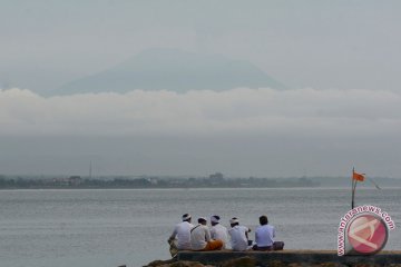 Hembusan Asap Gunung Agung