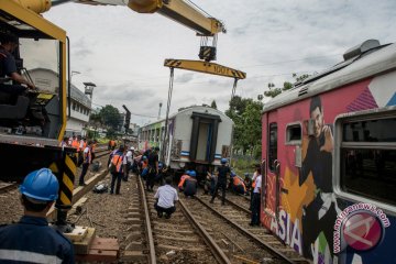 Kereta Argo Parahyangan Anjlok