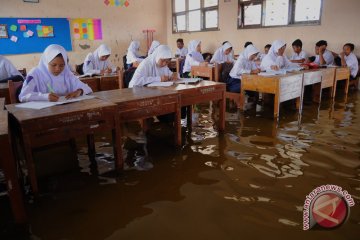 Sekolah Tergenang Banjir