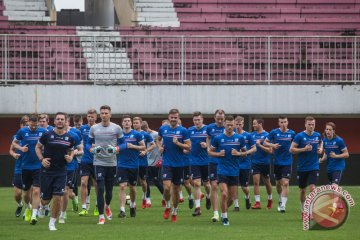 Timnas Islandia Uji Coba Lapangan