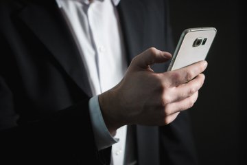 Jangan terpaku pada jari tertentu saat pakai smartphone