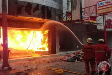 Kebakaran landa toko tekstil di Pasar Baru